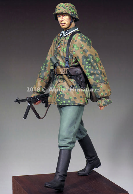 ALPINE MINIATURES 1:16 SET1 6039 WWII GERMAN WSS GRENADIER NCO (1 FIGURE/2HEADS)