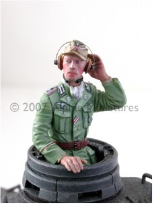 ALPINE MINIATURES 1:35 SET 35006 WWII GERMAN DAK TANK COMMANDER (1 FIGURE)