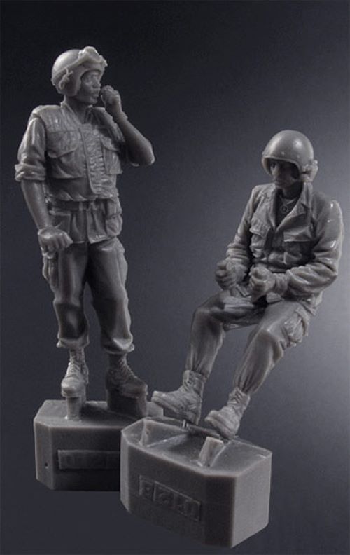 BRAVO *6 35012 VIETNAM WAR 1968 U.S. AFV Crewmen (1) 1:35