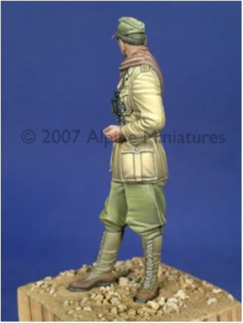 ALPINE MINIATURES 1:35 SET 35016 WWII GERMAN DAK PANZER OFFICER (1 FIGURE)