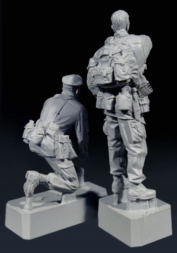 BRAVO *6 35020 VIETNAM WAR 1968 AUSTRALIAN SAS "SADDLIN' UP" (2 FIGURES) 1:35