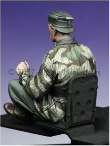 ALPINE MINIATURES 1:35 SET 35029 WWII GERMAN SD.KFZ. 251 DRIVER (1 FIGURE)