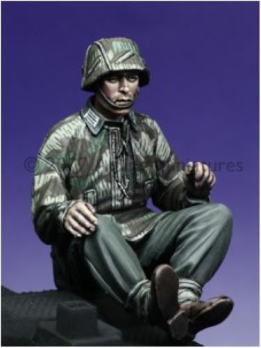 ALPINE MINIATURES 1:35 SET 35029 WWII GERMAN SD.KFZ. 251 DRIVER (1 FIGURE)