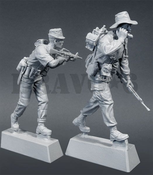 BRAVO *6 35034 VIETNAM WAR U.S. NAVY SEAL (2) & LDNN 1:35