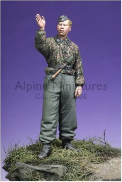 ALPINE MINIATURES 1:35 SET 35043 WWII GERMAN SS PANZER RECON CREW #1 (1 FIGURE)