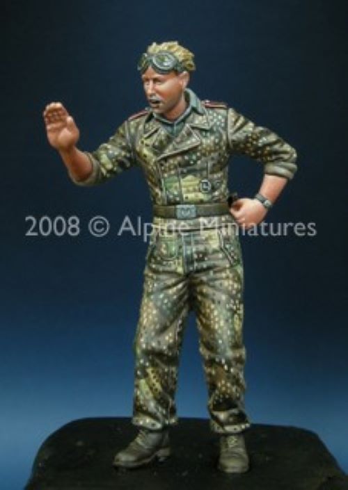 ALPINE MINIATURES 1:35 SET 35067 WWII GERMAN WSS PANZER CREW '44-45 (1 FIGURE)