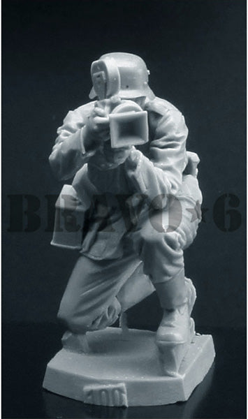 BRAVO*6 35100 WORLD WAR II GERMAN PHOTOGRAPHER KRIEGSBERICHTER (1) 1 FIGURE