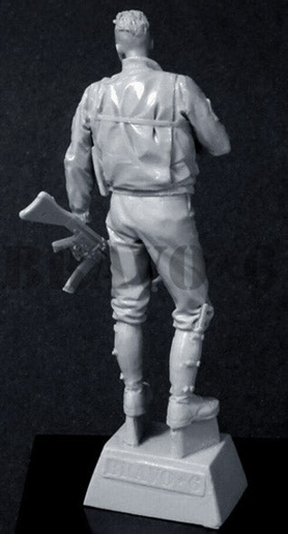 BRAVO *6 35111 WORLD WAR II U.S. TANK COMMANDER "TROPHY" (1 FIGURE) 1:35