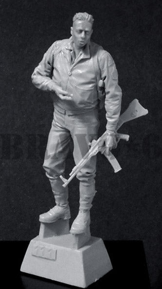 BRAVO *6 35111 WORLD WAR II U.S. TANK COMMANDER "TROPHY" (1 FIGURE) 1:35