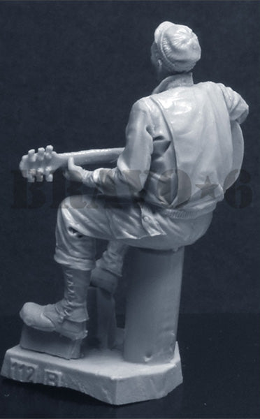 BRAVO *6 35116 WORLD WAR II U.S. GI WITH GUITAR (1 FIGURE) 1:35