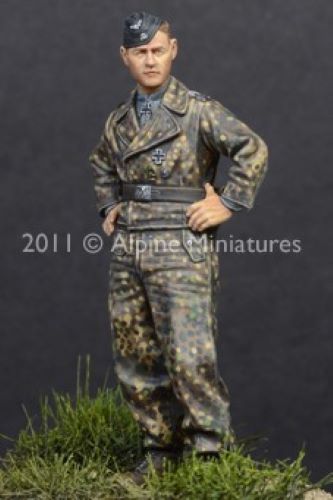 ALPINE MINIATURES 1:35 SET 35121 WWII GERMAN BALTHASAR "BOBBY" WOLL 1944