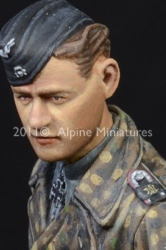 ALPINE MINIATURES 1:35 SET 35121 WWII GERMAN BALTHASAR "BOBBY" WOLL 1944