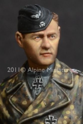 ALPINE MINIATURES 1:35 SET 35121 WWII GERMAN BALTHASAR "BOBBY" WOLL 1944