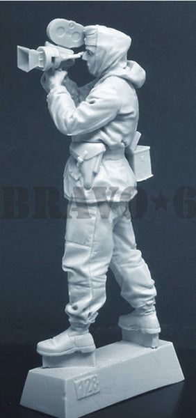BRAVO*6 35128 WORLD WAR II GERMAN PHOTOGRAPHER KRIEGSBERICHTER (4) 1 FIGURE