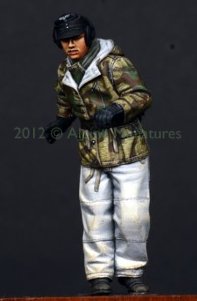 ALPINE MINIATURES 1:35 SET 35130 WWII GERMAN PANTHER COMMANDER #1 (1 FIGURE)
