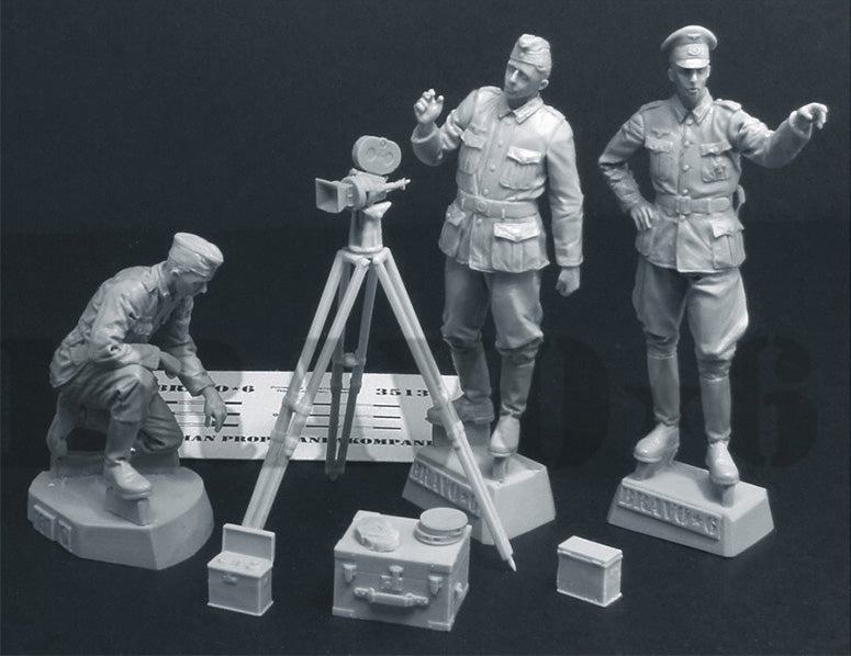 BRAVO*6 35131 WORLD WAR II GERMAN SOLDIERS PROPAGANDAKOMPANIE ( 3 FIGURES)