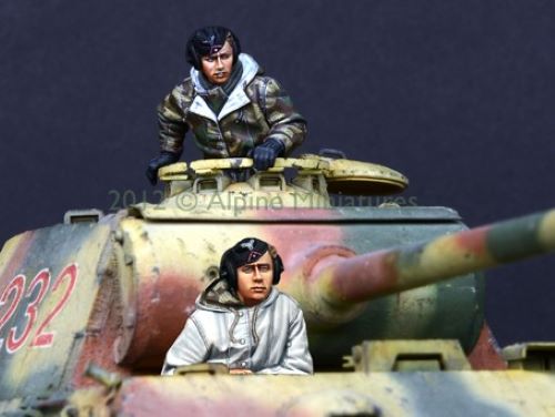 ALPINE MINIATURES 1:35 SET 35132 WWII GERMAN PANTHER CREW SET (2 FIGURES)