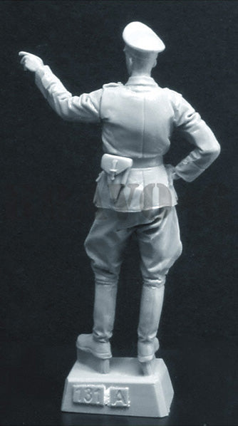 BRAVO*6 35133 WORLD WAR II GERMAN SOLDIER HERR OFFIZIER 1 FIGURE