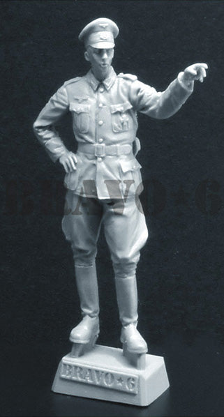 BRAVO*6 35133 WORLD WAR II GERMAN SOLDIER HERR OFFIZIER 1 FIGURE
