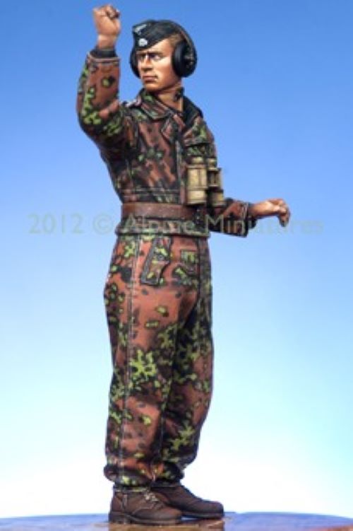 ALPINE MINIATURES 1:35 SET 35139 WWII GERMAN WSS PANZER COMMANDER # 1 (1 FIGURE)