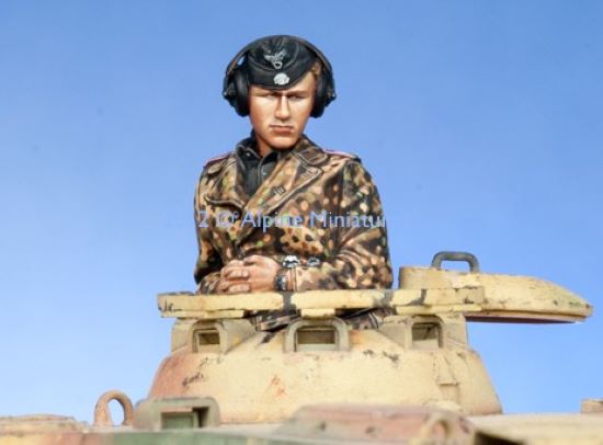 ALPINE MINIATURES 1:35 SET 35140 WWII GERMAN WSS PANZER COMMANDER #2 (1 FIGURE)