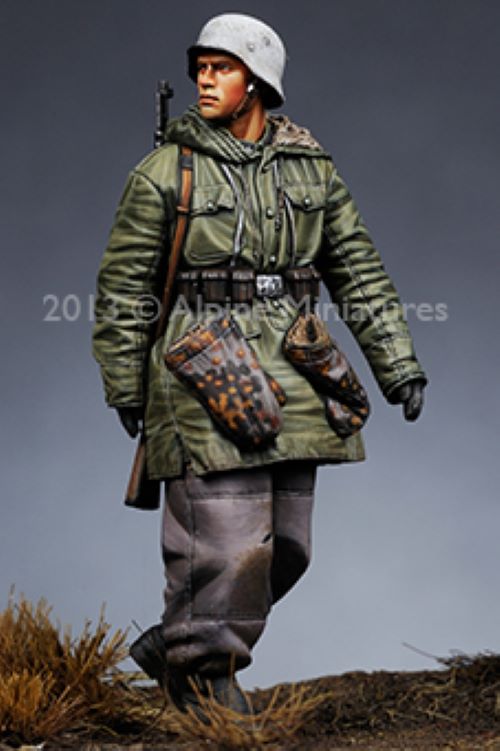 ALPINE MINIATURES 1:35 SET 35151 WWII GERMAN WSS GRENADIER (1 FIGURE)
