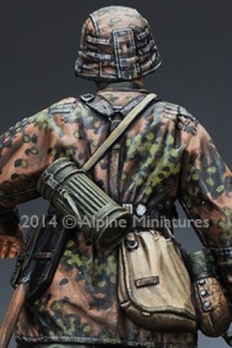 ALPINE MINIATURES 1:35 SET 35167 WWII GERMAN WSS INFANTRY #2 (1 FIGURE)