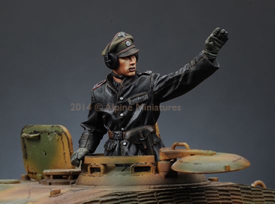 ALPINE MINIATURES 1:35 SET 35172 WWII GERMAN SS PANZER COMMANDER # 1 (1 FIGURE)