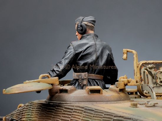 ALPINE MINIATURES 1:35 SET 35173 WWII GERMAN SS PANZER COMMANDER #2 (1 FIGURE)
