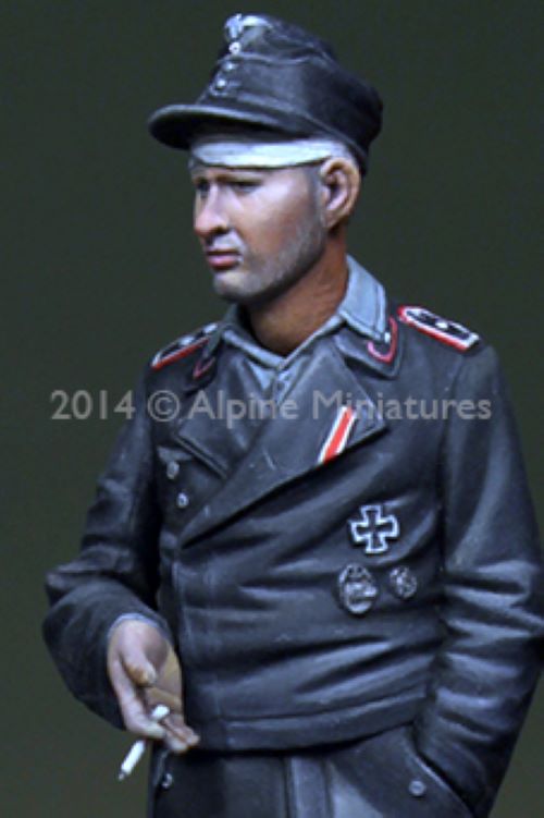 ALPINE MINIATURES 1:35 SET 35181 WWII GERMAN PANZER CREW #1 (1 FIGURE)