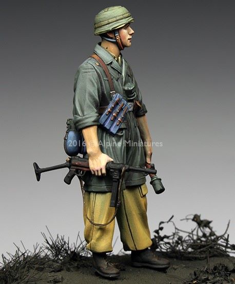 ALPINE MINIATURES 1:35 SET 35221 WWII GERMAN NCO 1ST FJ DIVISION IN ITALY