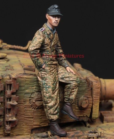 ALPINE MINIATURES 1:35 SET 35224 WWII GERMAN WSS TIGER CREW 1944-45 (1 FIGURE)