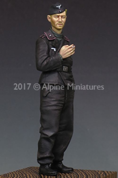 ALPINE MINIATURES 1:35 SET 35226 WWII GERMAN PANZER CREW #1 (1 FIGURE)