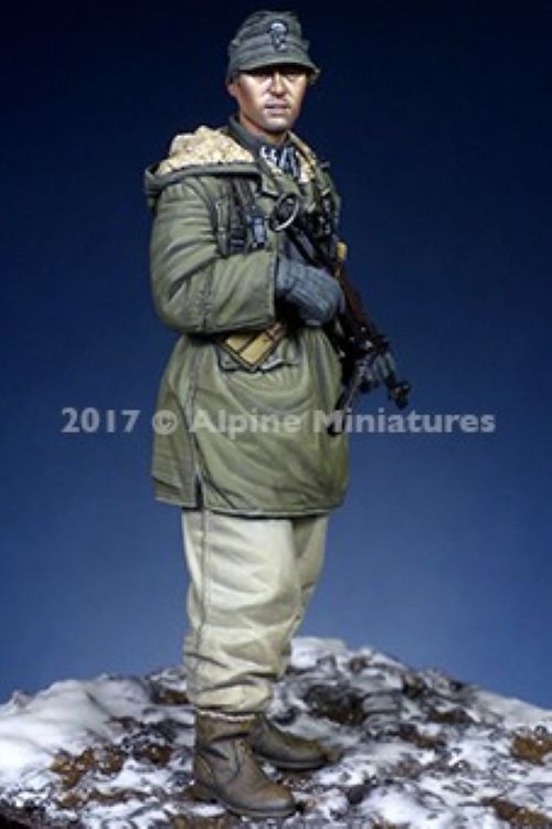ALPINE MINIATURES 1:35 SET 35235 WWII GERMAN WSS NCO AT KHARKOV (1 FIGURE)