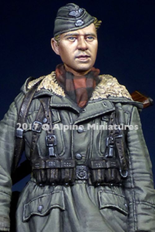 ALPINE MINIATURES 1:35 SET 35236 WWII GERMAN WSS GRENADIER AT KHARKOV (1 FIGURE)