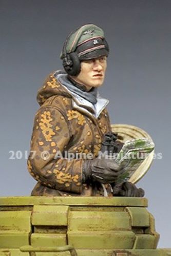 ALPINE MINIATURES 1:35 SET 35238 WWII GERMAN WSS PANZER COMMANDER WINTER