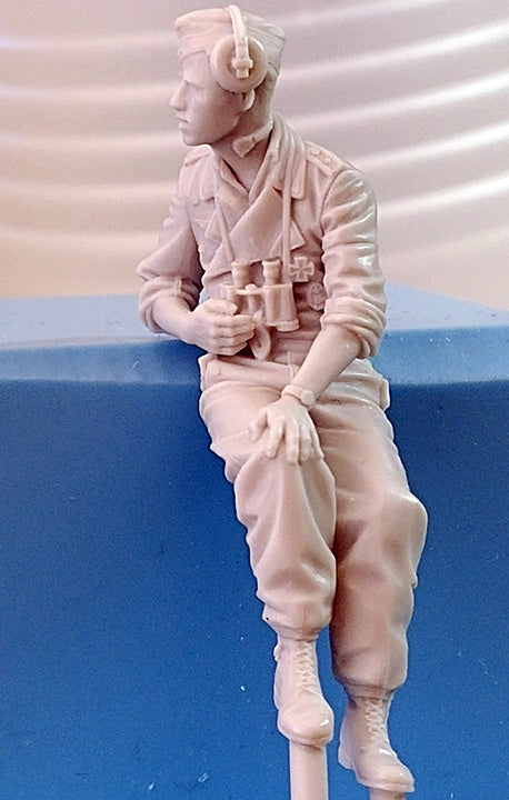 ALPINE MINIATURES 1:35 SET 35264 WWII GERMAN PANZER COMMANDER SUMMER #2