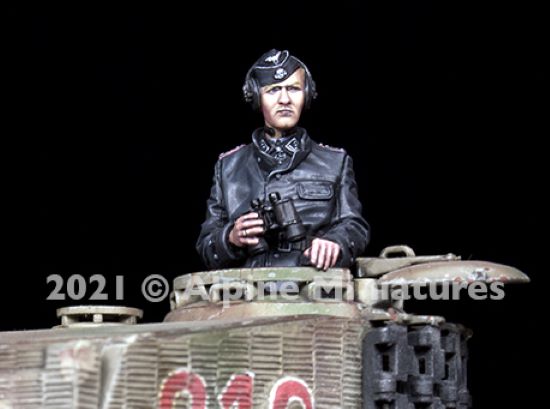 ALPINE MINIATURES 1:35 SET 35291 WWII GERMAN WSS PANZER ACE (1 FIGURE)