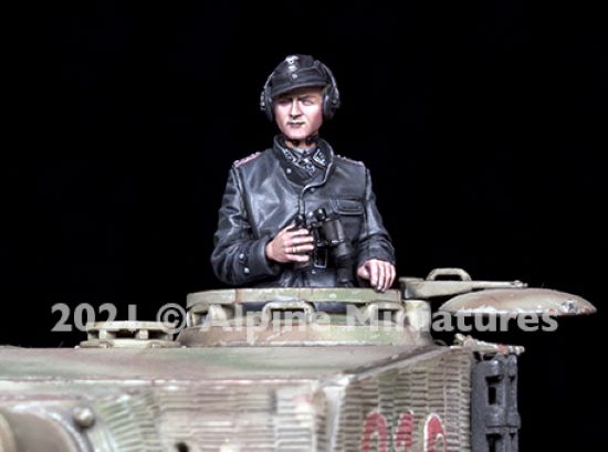 ALPINE MINIATURES 1:35 SET 35291 WWII GERMAN WSS PANZER ACE (1 FIGURE)