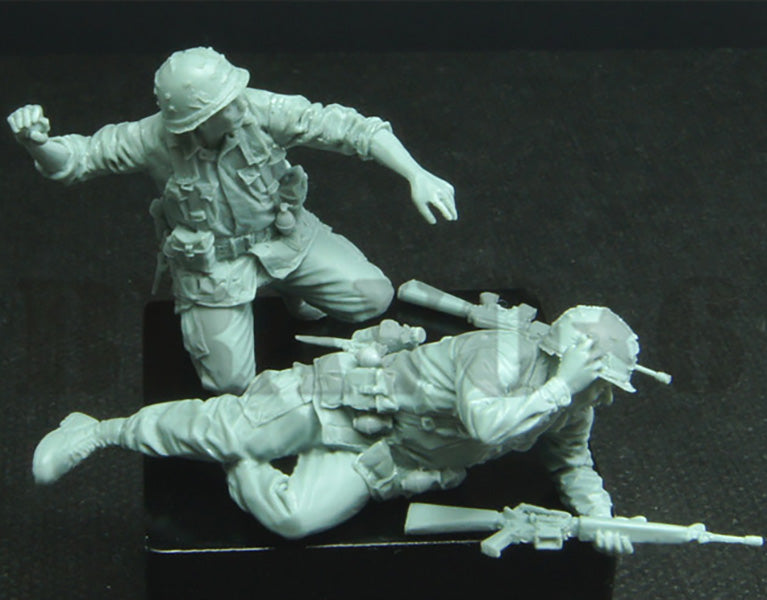 BRAVO *6 35300 VIETNAM WAR U.S. ARMY INFANTRY (11) "FRAG OUT!" 1:35