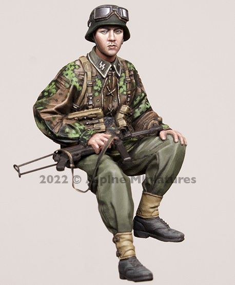 ALPINE MINIATURES 1:35 SET 35300 WWII GERMAN SCHWIMMWAGEN (1 FIGURE-2 HEADS)