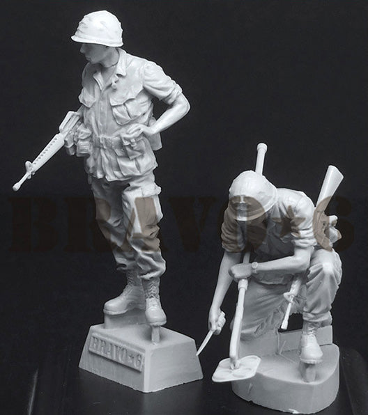 BRAVO *6 35309 VIETNAM WAR U.S. MINE DETECTOR TEAM (2 FIGURES) 1:35