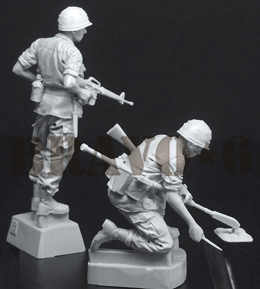 BRAVO *6 35309 VIETNAM WAR U.S. MINE DETECTOR TEAM (2 FIGURES) 1:35