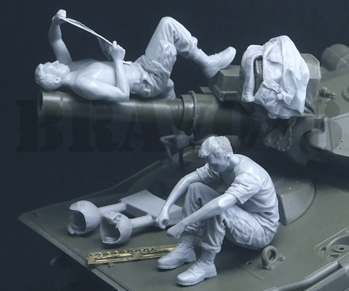 BRAVO *6 35311 VIETNAM WAR U.S. SOLDIERS "BODY & SOUL" PHOTOETCHED (2 FIGURES)