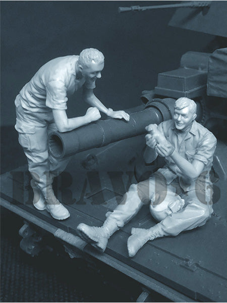 BRAVO *6 35317 VIETNAM WAR U.S. SOLDIERS & "PUPPY" (2 FIGURES) 1:35