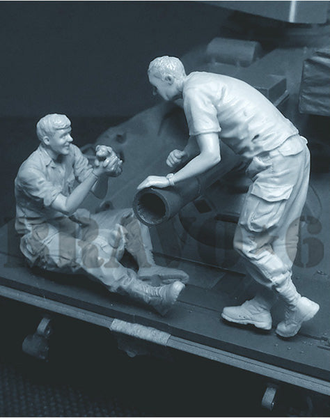 BRAVO *6 35317 VIETNAM WAR U.S. SOLDIERS & "PUPPY" (2 FIGURES) 1:35