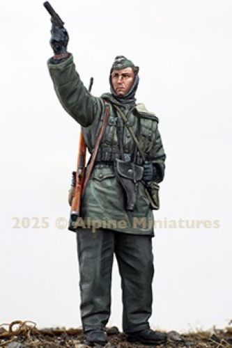 ALPINE MINIATURES 1:35 SET 35324 WWII WSS GRENADIER w/ FLARE GUN (1 FIGURE)