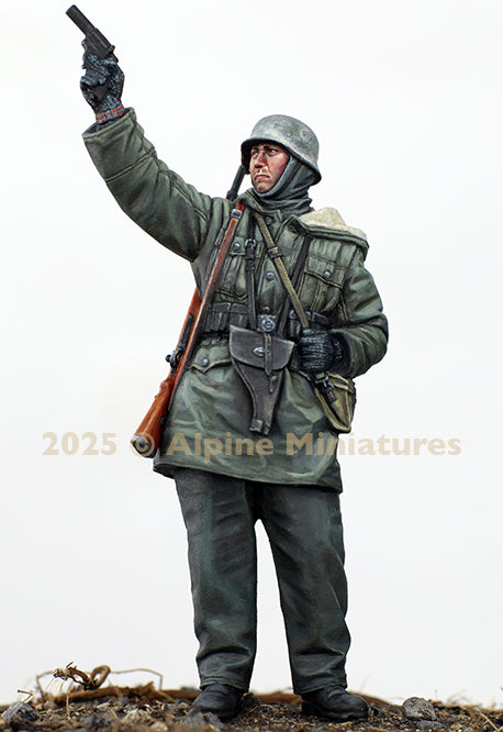 ALPINE MINIATURES 1:35 SET 35324 WWII WSS GRENADIER w/ FLARE GUN (1 FIGURE)