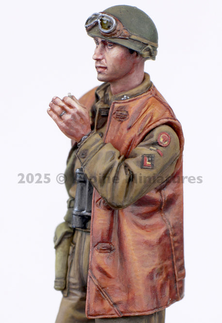 ALPINE MINIATURES 1:35 SET 35327 WWII BRITISH CW TANK OFFICER (1 FIGURE/2 HEADS)