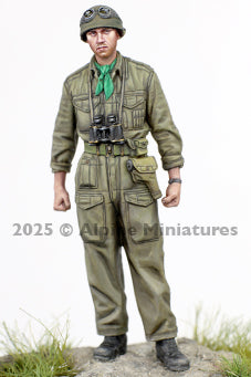ALPINE MINIATURES 1:35 SET 35328 WWII BRITISH CW TANK COMMANDER (1 FIGURE)